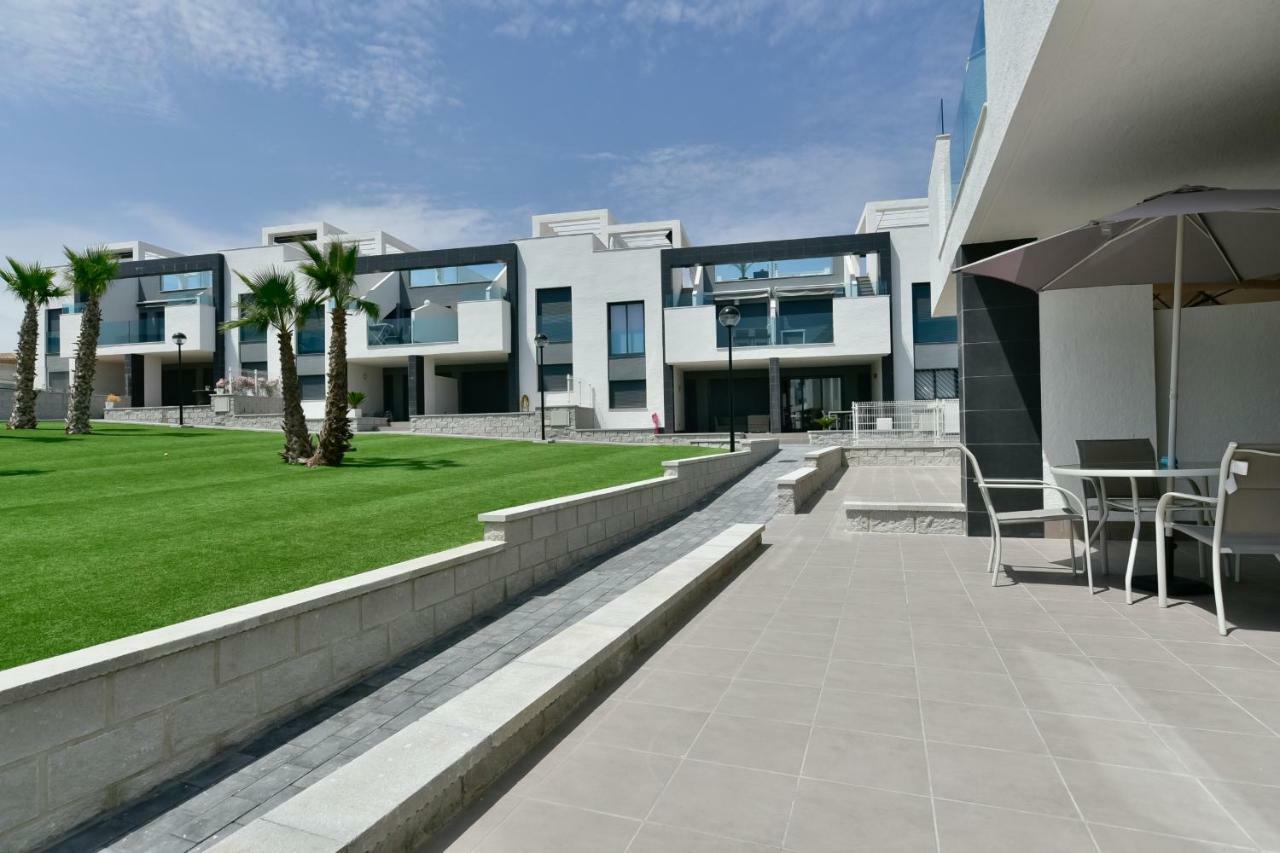 Oasis Beach IX Τορεβιέχα Εξωτερικό φωτογραφία
