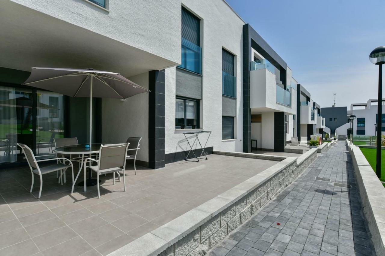 Oasis Beach IX Τορεβιέχα Εξωτερικό φωτογραφία