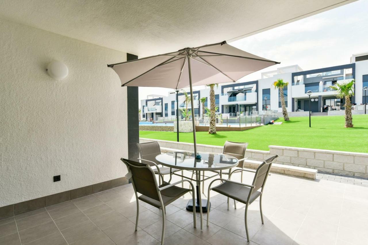 Oasis Beach IX Τορεβιέχα Εξωτερικό φωτογραφία