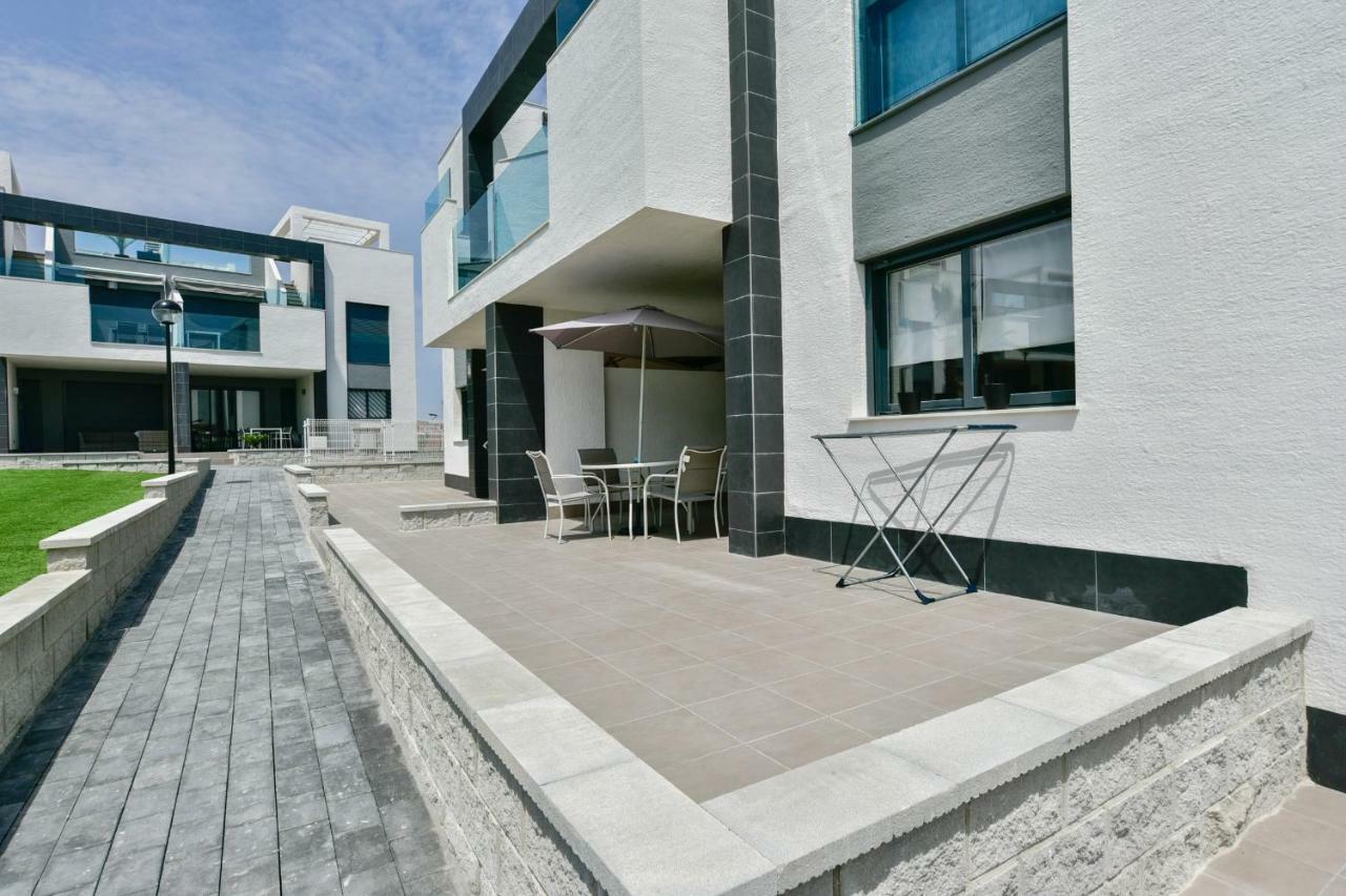 Oasis Beach IX Τορεβιέχα Εξωτερικό φωτογραφία